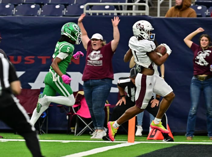 Cuero Silsbee Texas Football Region III-4A DII championship 120222 Tom Dendy 13